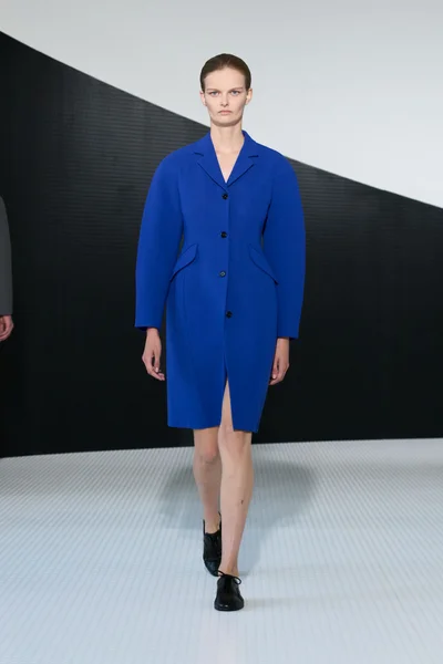 Look 12
